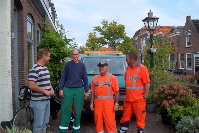 de veegploeg o.l.v. Ben Honsbeek maakte de Kijfgracht nog even netjes